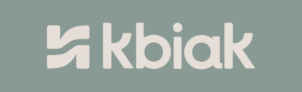 Logo de Kbiak, coworking y sala de eventos, con diseño tipográfico moderno y minimalista