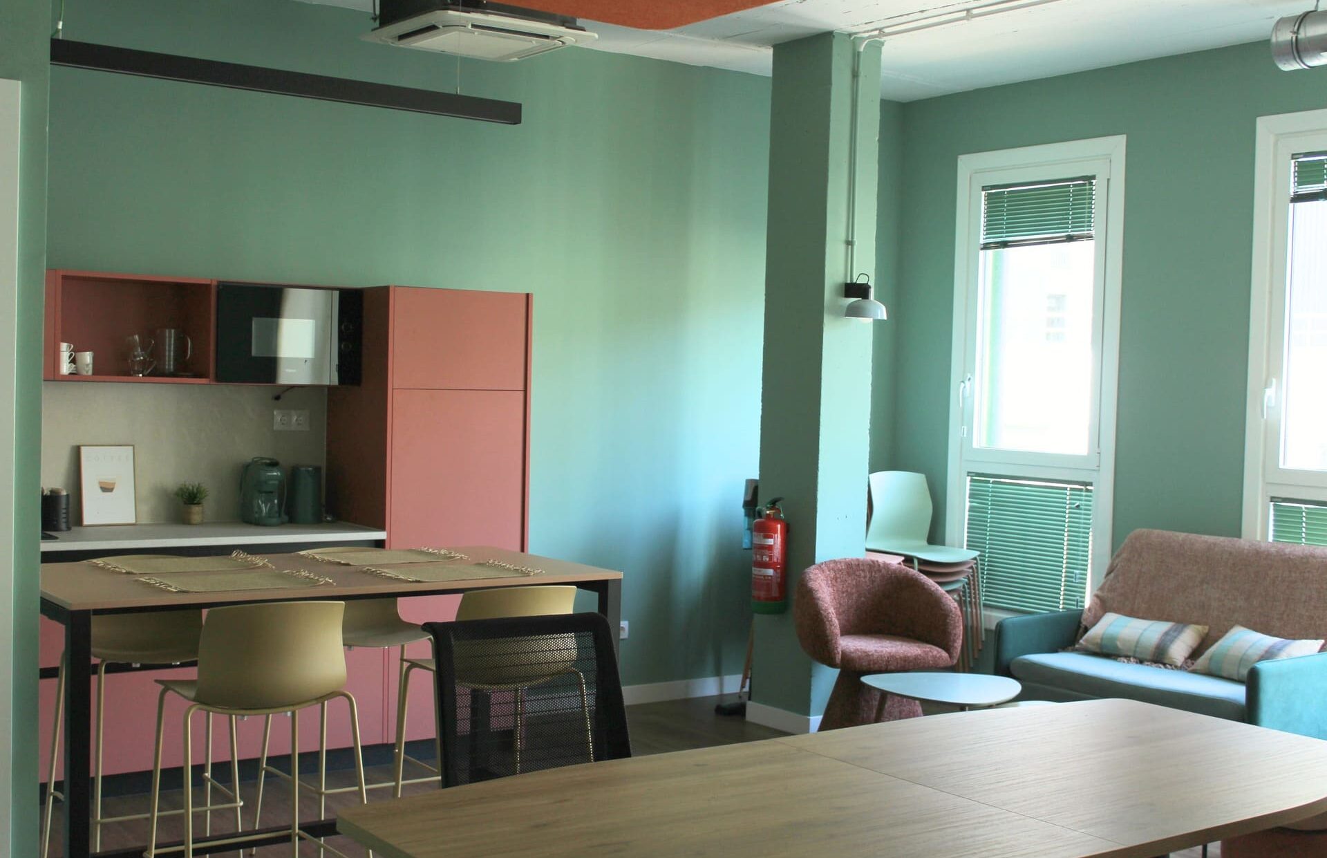 Alquiler de puestos fijos en Kbiak Donostia, cerca de Miramón.