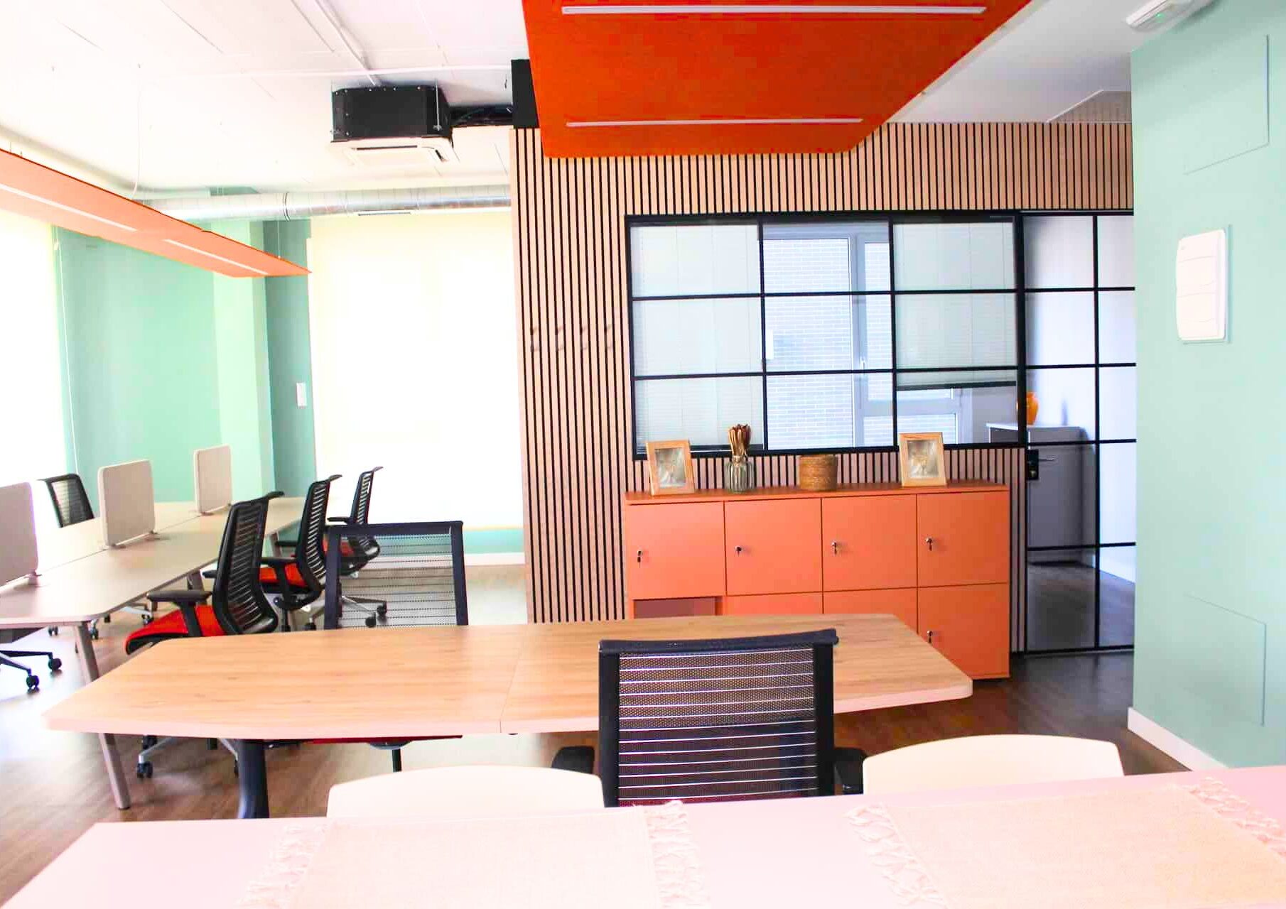 spacio de trabajo compartido en Coworking Kbiak, muy próximo a Miramón-Zorroaga.