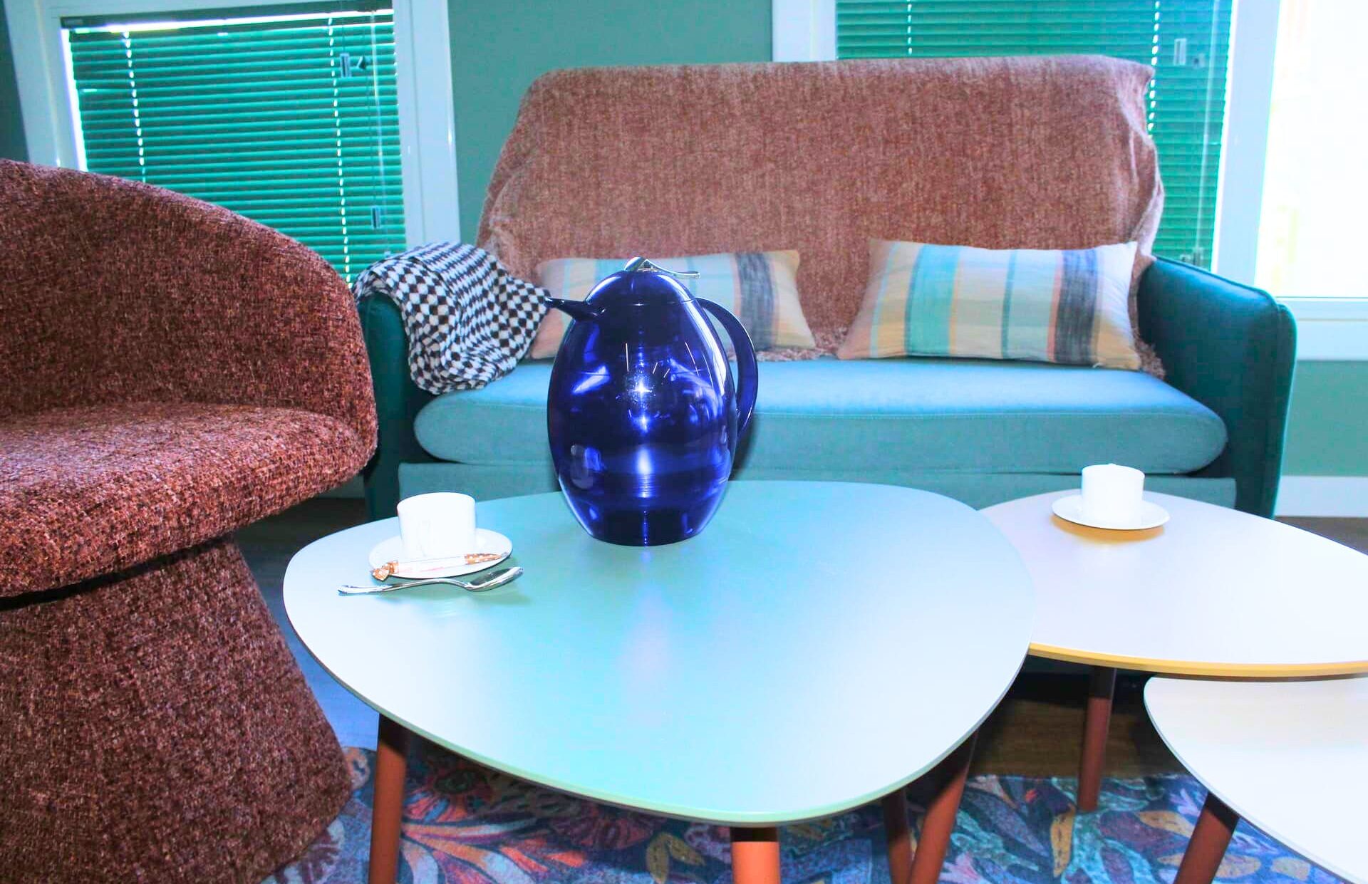 Sala de descanso y zona relax en el coworking boutique Kbiak, Edificio Morlans (Amara).